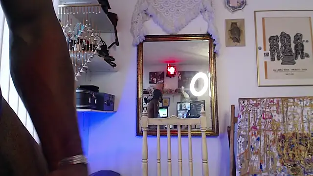 Siriss boyrag online show from March 8, 2025, 8:46 pm