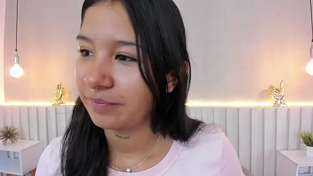 Snapshot of Aida_moreno chatting on March 17, 2025, 10:49 am Aida moreno online show from March 17, 2025, 10:49 am