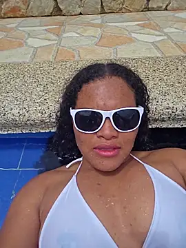 ALISSONREYEZ online show from March 9, 2025, 4:00 pm