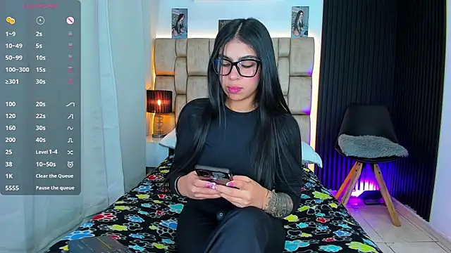 little sophie18 online show from November 16, 2025, 9:31 pm