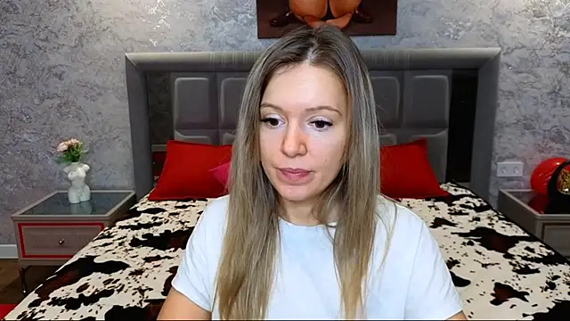 foxy blond online show from March 8, 2025, 3:39 am