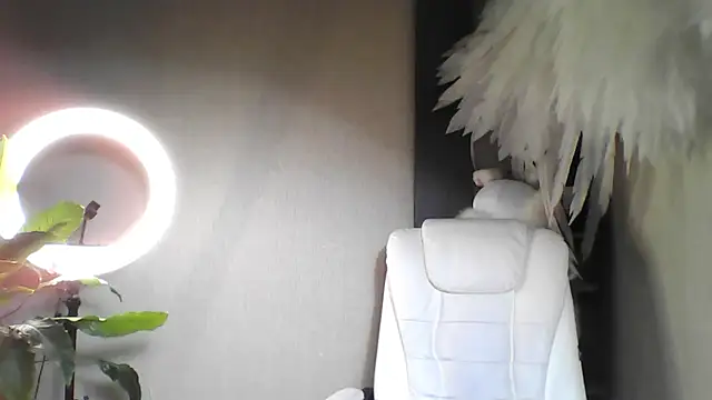 foxy blond online show from November 28, 2025, 12:13 am