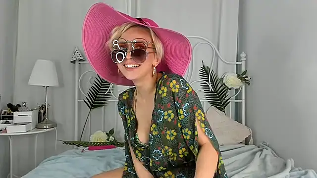 SakuFox online show from February 8, 2025, 3:41 am