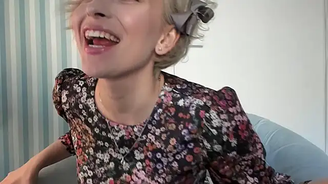 SakuFox online show from February 24, 2025, 7:09 pm