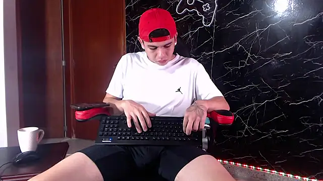 Snapshot of maty_hardx chatting on January 25, 2025, 11:44 am maty hardx online show from January 25, 2025, 11:44 am