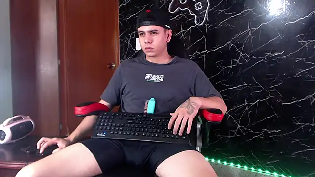 Snapshot of maty_hardx chatting on February 8, 2025, 3:21 pm maty hardx online show from February 8, 2025, 3:21 pm