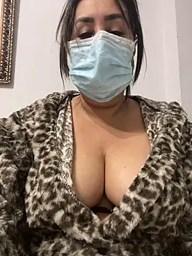 Jawahir-pretty-women online show from November 10, 2025, 2:49 pm