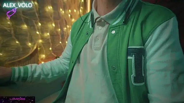 Snapshot of alex-volo chatting on December 30, 2024, 1:58 am alex-volo online show from December 30, 2024, 1:58 am