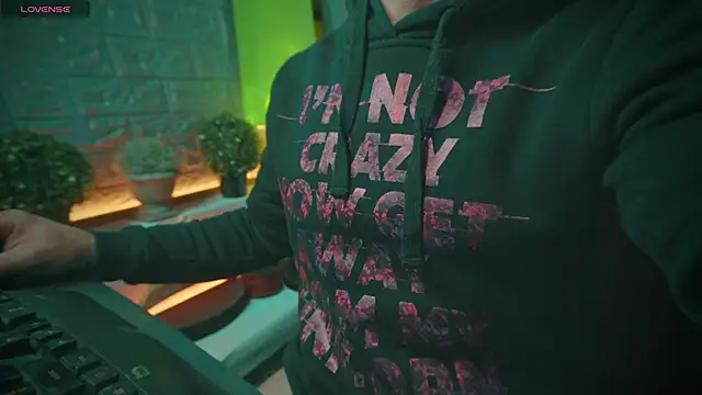 Snapshot of alex-volo chatting on January 19, 2025, 5:26 am alex-volo online show from January 19, 2025, 5:26 am