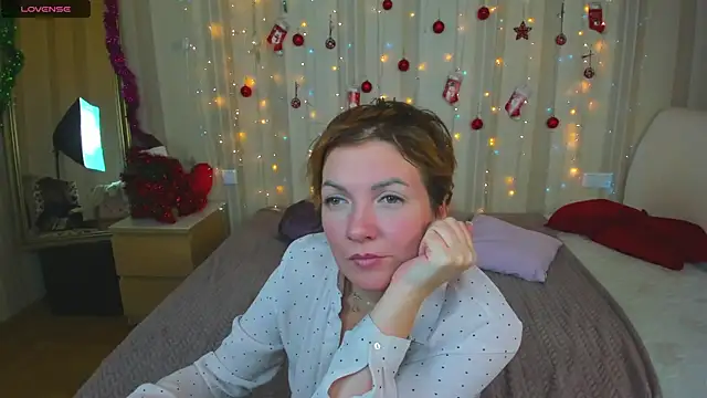 Snapshot of Katherine_Fox chatting on January 6, 2025, 10:57 am Katherine Fox online show from January 6, 2025, 10:57 am