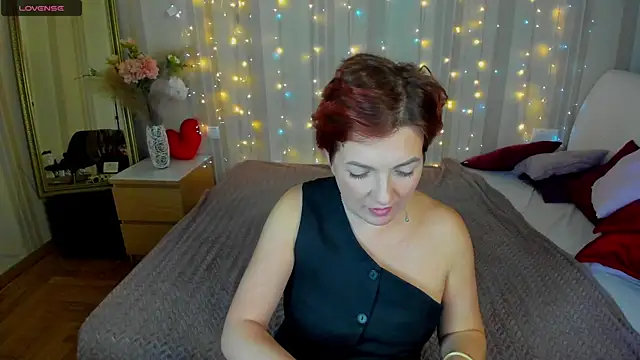 Snapshot of Katherine_Fox chatting on January 25, 2025, 12:16 pm Katherine Fox online show from January 25, 2025, 12:16 pm