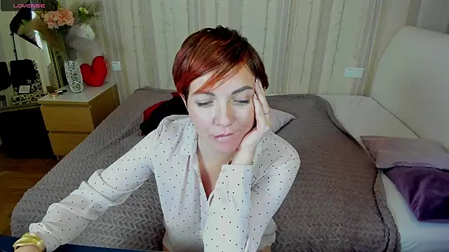 Snapshot of Katherine_Fox chatting on February 1, 2025, 9:54 am Katherine Fox online show from February 1, 2025, 9:54 am