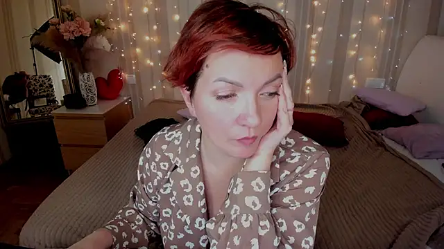 Katherine Fox online show from February 4, 2025, 6:49 pm