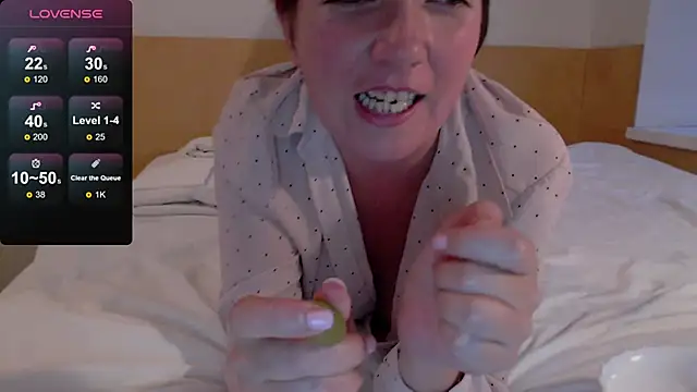 Katherine Fox online show from September 20, 2025, 3:46 pm