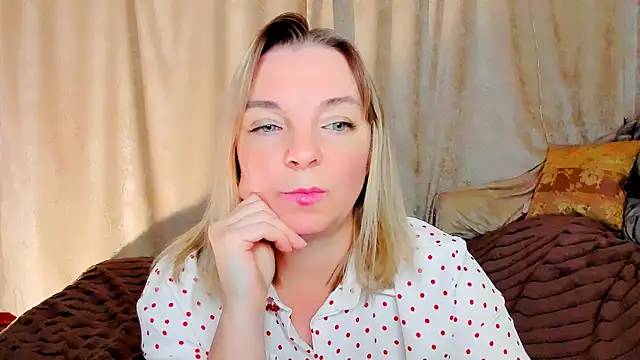 Regina  blue online show from December 4, 2025, 3:10 pm