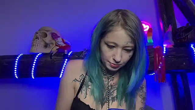 Snapshot of coyemoo chatting on January 8, 2025, 11:30 pm coyemoo online show from January 8, 2025, 11:30 pm