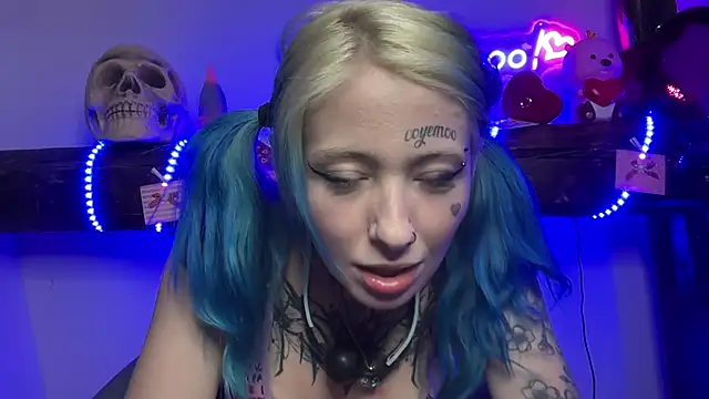 Snapshot of coyemoo chatting on February 10, 2025, 11:13 pm coyemoo online show from February 10, 2025, 11:13 pm