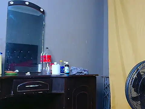 DarkDivva24 online show from November 6, 2025, 11:26 pm