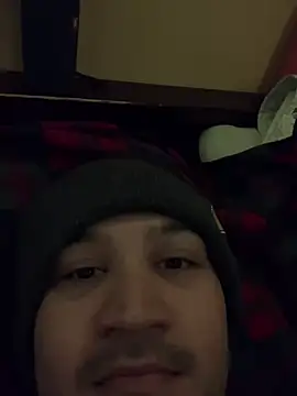 Snapshot of Sleeker99 chatting on December 23, 2024, 3:18 am Sleeker99 online show from December 23, 2024, 3:18 am