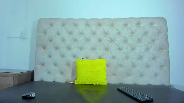 FernandaClar online show from February 27, 2025, 11:15 pm