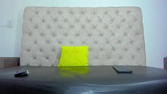 FernandaClar online show from March 3, 2025, 6:01 pm