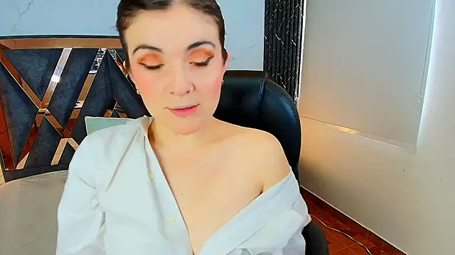 Snapshot of Amara_vega chatting on October 28, 2025, 12:30 pm Amara vega online show from October 28, 2025, 12:30 pm