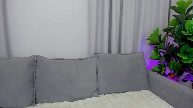 Snapshot of sexyangeloux chatting on March 11, 2025, 11:26 pm sexyangeloux online show from March 11, 2025, 11:26 pm