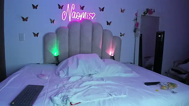 NaomiAsha online show from November 18, 2025, 11:15 pm