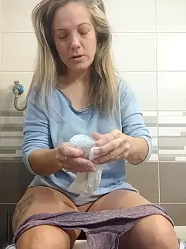 Snapshot of Dark_Angel_22 chatting on November 8, 2025, 8:36 am Dark Angel 22 online show from November 8, 2025, 8:36 am