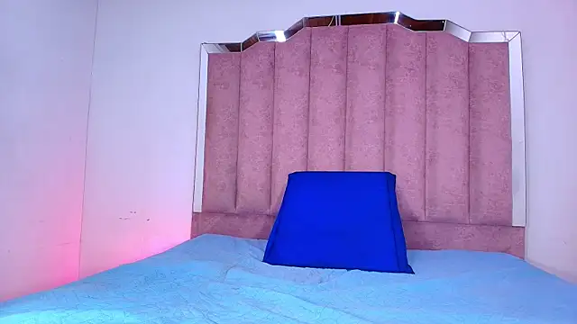 anisha x online show from September 19, 2025, 7:14 pm