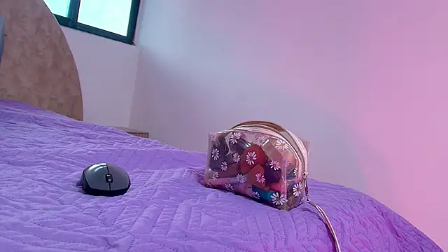 anisha x online show from November 12, 2025, 7:13 pm