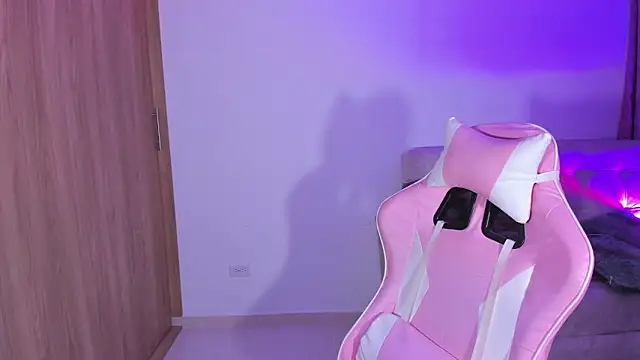 annika taylor online show from March 7, 2025, 11:38 pm