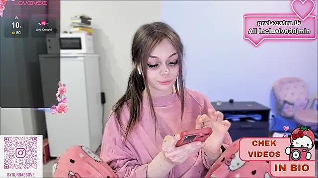 Snapshot of shy_melony chatting on January 7, 2025, 5:42 pm shy melony online show from January 7, 2025, 5:42 pm