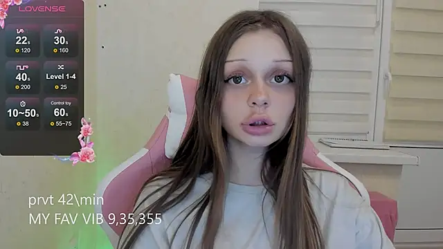 Snapshot of shy_melony chatting on December 13, 2025, 8:04 pm shy melony online show from December 13, 2025, 8:04 pm