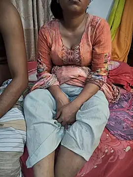 Snapshot of Desi_Best_Anal chatting on February 18, 2025, 5:31 pm Desi Best Anal online show from February 18, 2025, 5:31 pm