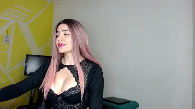 Nikolle Rouss online show from December 24, 2024, 5:34 pm