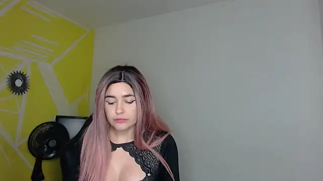 Nikolle Rouss online show from September 27, 2025, 7:30 pm