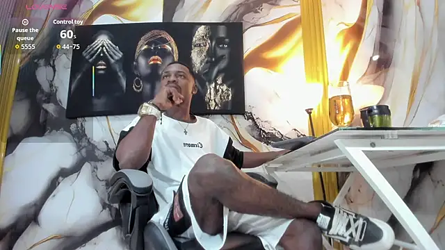 Snapshot of Thomas_shelbys chatting on November 12, 2025, 1:06 am Thomas shelbys online show from November 12, 2025, 1:06 am