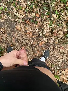 Snapshot of daddybear100 chatting on February 19, 2025, 2:44 pm daddybear100 online show from February 19, 2025, 2:44 pm