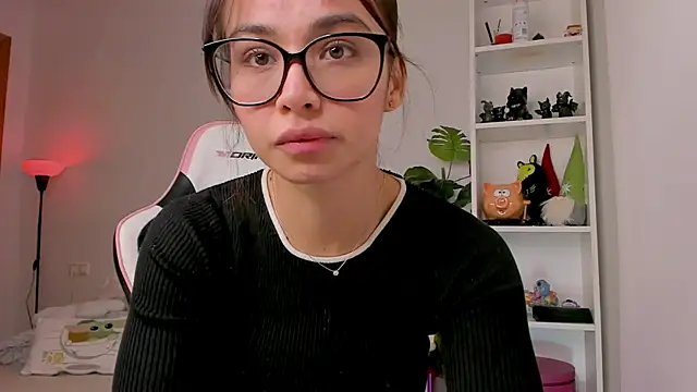 Snapshot of Adriennesexxx chatting on December 7, 2024, 9:00 pm Adriennesexxx online show from December 7, 2024, 9:00 pm