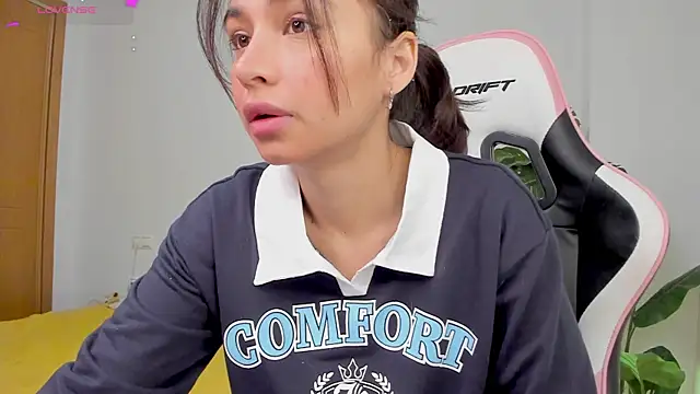 Snapshot of Adriennesexxx chatting on January 21, 2025, 11:56 am Adriennesexxx online show from January 21, 2025, 11:56 am