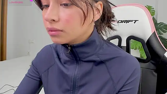 Snapshot of Adriennesexxx chatting on January 24, 2025, 11:04 am Adriennesexxx online show from January 24, 2025, 11:04 am