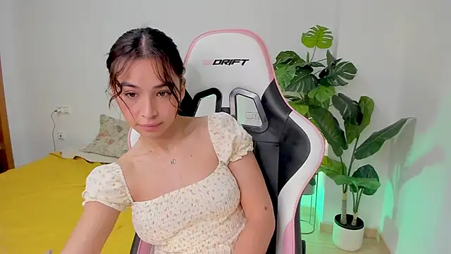 Snapshot of Adriennesexxx chatting on February 7, 2025, 10:29 am Adriennesexxx online show from February 7, 2025, 10:29 am