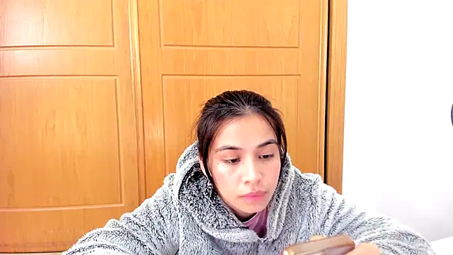 Snapshot of Adriennesexxx chatting on February 21, 2025, 9:43 pm Adriennesexxx online show from February 21, 2025, 9:43 pm