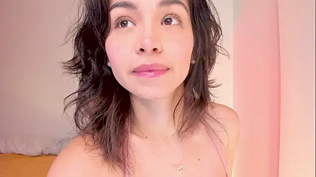 Snapshot of Adriennesexxx chatting on March 7, 2025, 4:33 pm Adriennesexxx online show from March 7, 2025, 4:33 pm