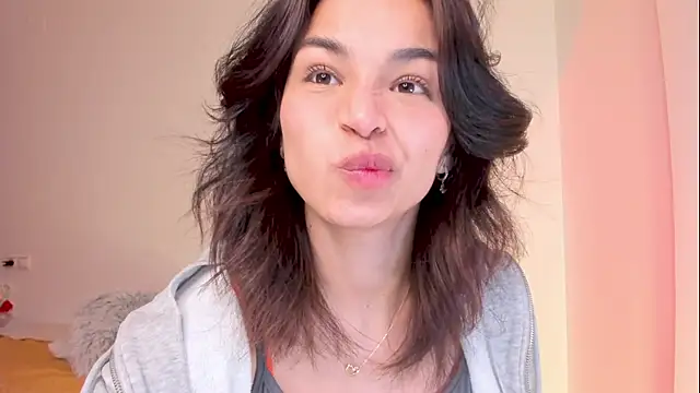 Snapshot of Adriennesexxx chatting on March 9, 2025, 4:22 pm Adriennesexxx online show from March 9, 2025, 4:22 pm