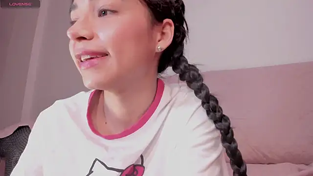 Snapshot of Adriennesexxx chatting on March 14, 2025, 7:34 pm Adriennesexxx online show from March 14, 2025, 7:34 pm