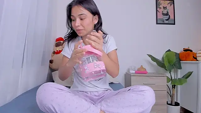 Snapshot of Adriennesexxx chatting on October 26, 2025, 7:42 pm Adriennesexxx online show from October 26, 2025, 7:42 pm