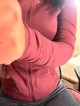 Snapshot of Adriennesexxx chatting on November 20, 2025, 5:12 pm Adriennesexxx online show from November 20, 2025, 5:12 pm