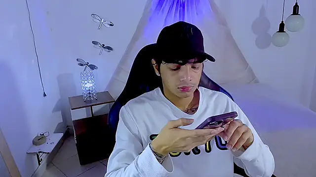 Snapshot of Brand_habes chatting on November 7, 2025, 1:44 pm Brand habes online show from November 7, 2025, 1:44 pm